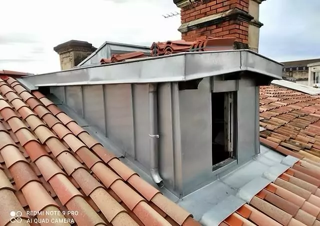Chantier de couverture à Paris
